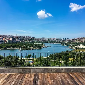 شقة فندقية Terrace Golden Horn ***